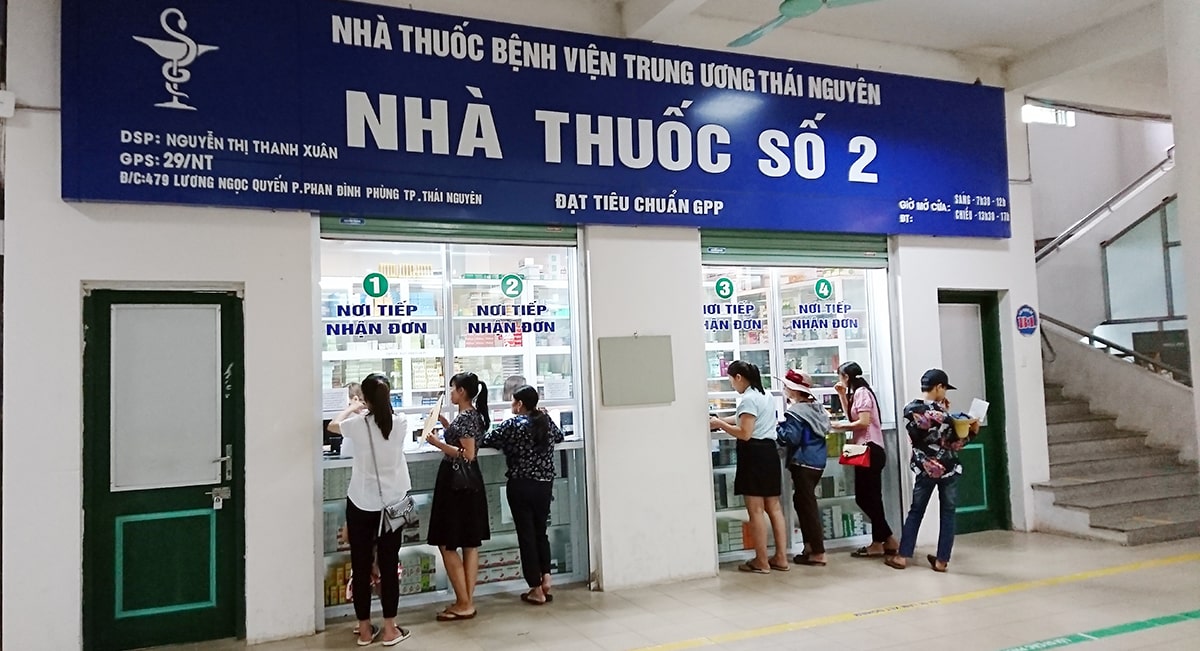 vướng mắc pháp lý trong đấu thầu y tế, tham dinh gia y te, vat tu y tế